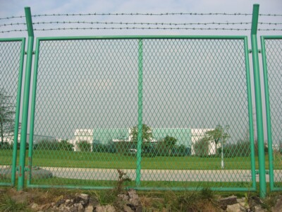 籃球場用什么護欄網好